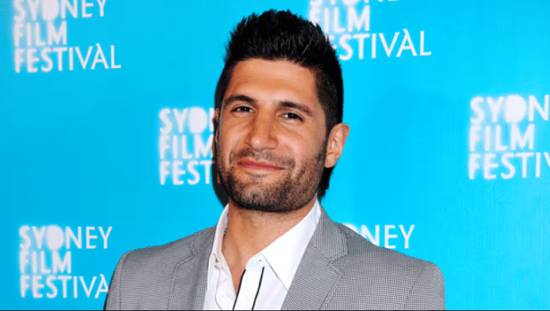 Kayvan Novak Kayvan Novak: The Multifaceted Actor and Comedian Behind Iconic Roles